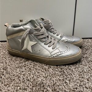 Women’s Shu Shop Paulina Sneakers size 9